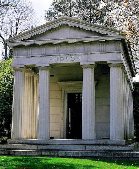 Hudson Family Mausoleum at Woodlawn Cemetery, Detroit, MI, Photo by pinehurst19475, via Flickr Detroit Landmarks, Family Mausoleum, Afterlife Art, Cemetery Architecture, Family Crypt, Historic Detroit, Woodlawn Cemetery, Architecture Ancient, Cemetery Monuments