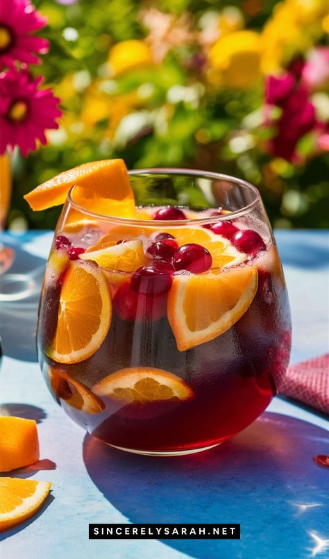 Winter Sangria Cocktail Fall Cocktails Easy, Winter Sangria Recipes, Sangria Punch, Easy Holiday Cocktails, Red Sangria Recipes, Cocktail Cupcakes, Winter Sangria, Red Wine Sangria, Pitcher Drinks