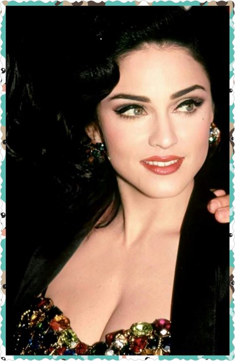 Madonna has always been her most beautiful as a brunette. Madonna Young, 40s Mode, Madonna 90s, Madonna Pictures, Madonna 80s, Madonna Photos, Lady Madonna, Actrices Hollywood, Material Girls