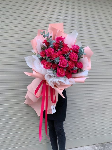 Natural Flower Centerpieces, Valentine Flower Arrangements, Flower Boquet, Valentine Bouquet, Luxury Flower Bouquets, Money Bouquet, Flower Bouquet Diy, Best Flowers, Flower Box Gift