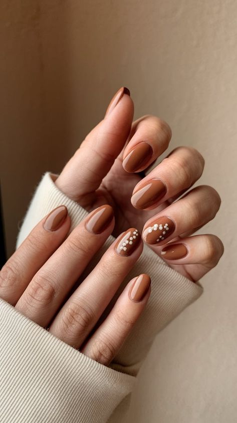 Soft Autumn Nails, Christmas Nails Minimalist, Minimalist Fall Nails, Classy Autumn, Nail Designs For 2023, November Nails, Autumn Look, Thanksgiving Nails, Casual Preppy Outfits