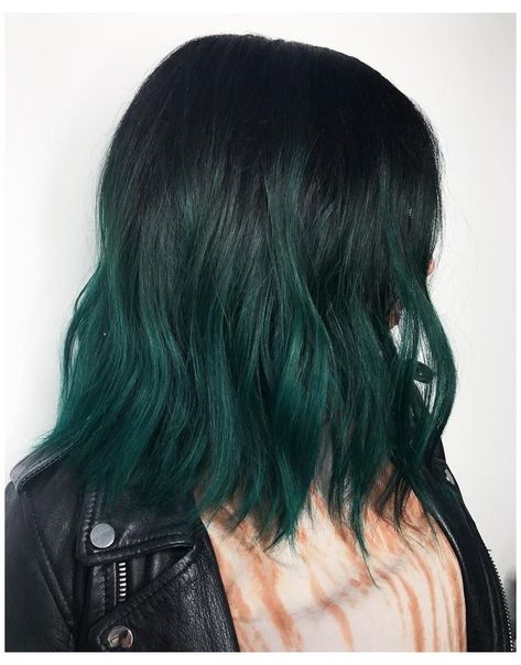 Short Curly Green Hair, Dark Green Balayage, Dark Green Ombre Hair, Green Hair Ombre, Green Ombre Hair, Short Green Hair, Dark Green Hair, Fete Anime, Dye My Hair