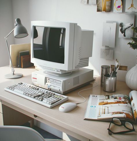 Retro Pc Setup, Crt Tv Setup, Retro Desk Setup, Crt Setup, 90s Computer, Computer Home Office, Old Pc, Crt Tv, 90s Home