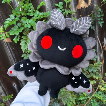 Cute Mothman, Mothman Plush, Kawaii Creepy, Creepy Dark, Bat Animal, Mini Mundo, Creation Art, Sewing Stuffed Animals, Kawaii Plushies