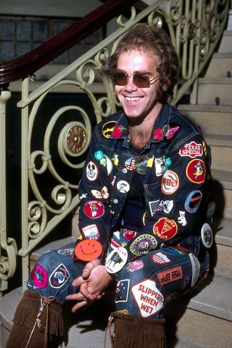 So groovy ✌ Elton John Outfits, Elton John Costume, Versace Store, Baseball Onesie, Studio 54 Party, Best Dressed Man, Flare Jumpsuit, Duck Cloth, Rocker Style