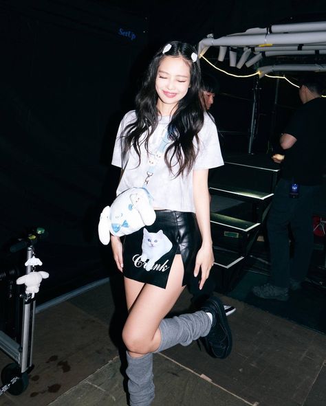 🖤✨ on Twitter: "jennie ig update! https://t.co/ILkfRxvuVE" / Twitter Pink Tour, Blackpink Members, All Eyes On Me, Jennie Lisa, Kim Jisoo, Blackpink Fashion, Blackpink Jennie, Yg Entertainment, Girls Out