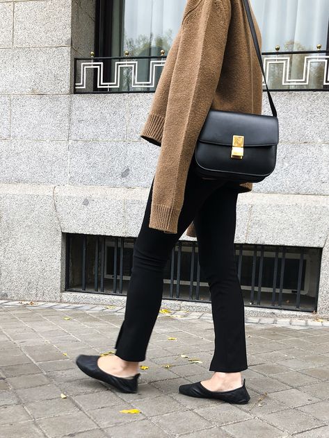 Trini | Céline sweater The Row leggings Celine Bag Classic, Celine Bag Box Classic, Celine Classic Box Bag Outfit, Crossbody Black Bag, Celine 16 Bag Outfit, Celine Outfit Style, Black Crossbody Bag Outfit, Celine Box Bag Outfit, The Row Outfits