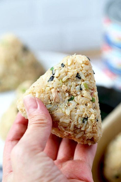 15 Delicious Dishes Anyone Can Whip Up With A Can Of Tuna Tuna Rice Balls, Bacon Rice, Yummy Rice, Desserts Japonais, Cultural Foods, Tuna Rice, Recipe Japanese, Traditional French Recipes, Asian Dish