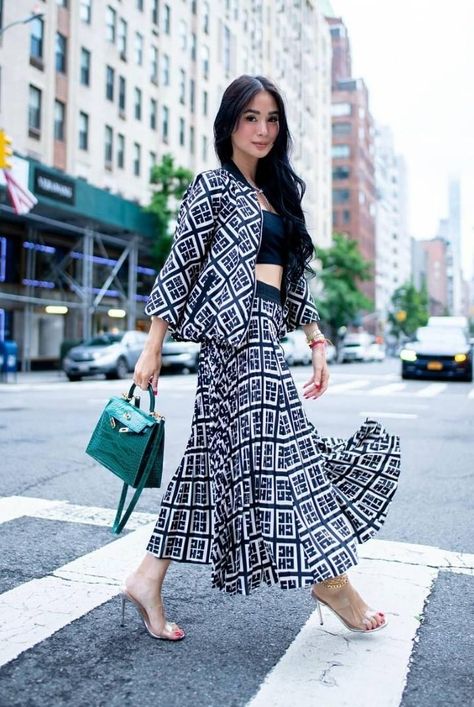 Heart Evangelista Fashion, Heart Evangelista Outfit, Heart Evangelista Style, Bling Empire, Heart Evangelista, Strapless Bralette, Streets Of New York, Sassy Outfit, The Big Apple