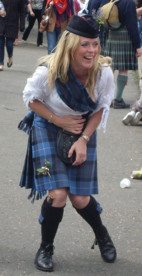 Kilts For Women Outfits, Highland Games Outfit Women, Scottish Outfit Women, Kilt Fashion, Dunrobin Castle, Scottish Dress, Scottish Women, Scottish Clothing, Tartan Fashion