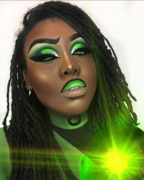 Female Grinch Makeup, Shego Makeup, Cute Eye Makeup, Cute Eyes, Creative Makeup, Esthetician, Costume Ideas, Halloween Makeup, Halloween Face Makeup