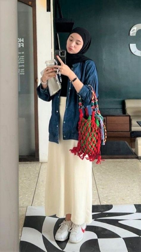 Outfit Kampus, Outfit Kemeja, Outfit Ngampus, Outfit Kondangan, Rok Outfit, Ootd Hijab Casual, Outfit Hijab Casual, Hijab Look, Muslim Outfits Casual