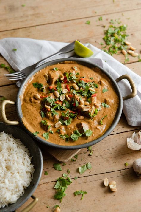 Vegan Tofu Satay Curry - Madeleine Olivia - Vegan Recipes Tofu Curry Recipes, Madeleine Olivia, Satay Curry, Tofu Satay, Tofu Curry, How To Press Tofu, Coconut Peanut Butter, Vegan Tofu, Vegan Curry