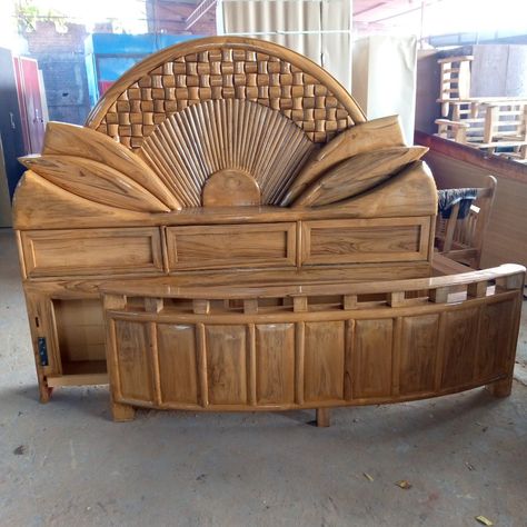 Sagwan Wood Bed Design, Design Folder, Carving Furniture, House Front Door Design, Wedding Bed, Box Bed Design, Computer Shortcut Keys, Wood Carving Furniture, Door Design Photos