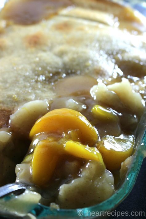 Peach Cobbler With Dumplings, Soul Food Peach Cobbler Recipe, Southern Soul Food, Easy Homemade Desserts, Homemade Crust, Recipes Southern, I Heart Recipes, Heart Recipes, Southern Recipes Soul Food