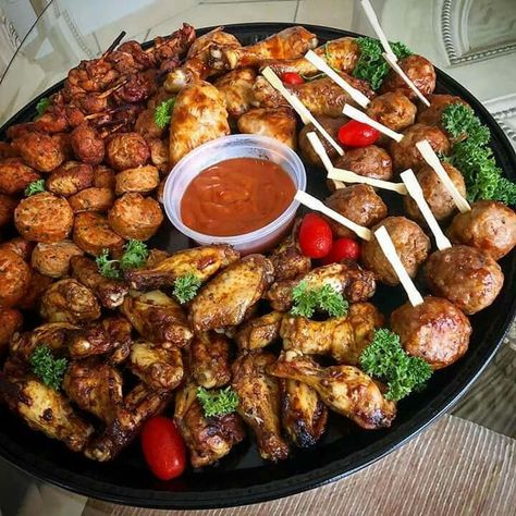 Gourmet Platter Ideas, Hot Food Grazing Platter, Hot Food Platters, Savoury Platter Ideas Finger Foods, Food Trays For Parties, Brown Foods For Color Party, Bring A Board Party, Savoury Platter, Party Platter Ideas