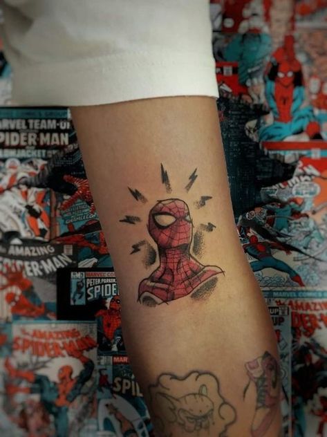 Cool Spiderman Tattoos, Spiderman Tattoo For Guys, Tattoo Spiderman, Spiderman Tattoos, Spider Man Tattoo, Comic Book Tattoo, Spiderman Tattoo, Spiderman 2, Spiderman Art Sketch