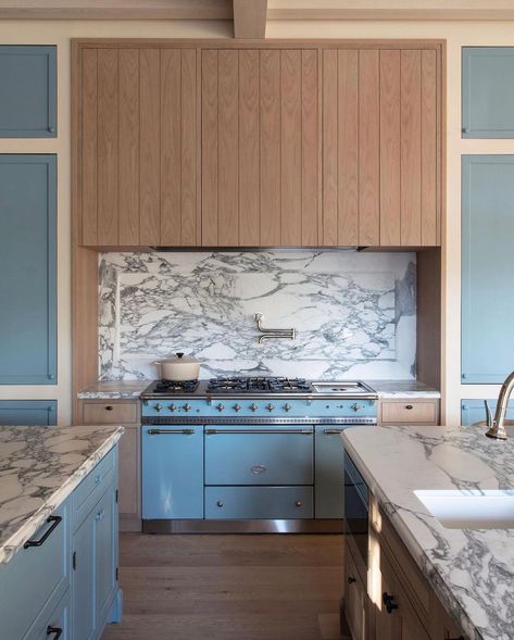 Jake Arnold (@jakearnold) • Instagram photos and videos Cozy Kitchen Nook, Coastal Kitchen Ideas, Jake Arnold, Cabinet Faces, Timber Ceiling, Seaside Style, Stylish Interior Design, Leather Counter Stools, Coastal Living Rooms