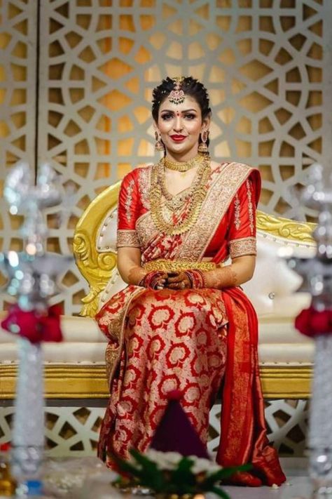 Presenting you latest south indian Sarees. #weddingbazaar#indianwedding #southindianweddings #southindianbrides #silksarees #kanjeevaramsaree #southindiansareelook #southindiansareeblousedesign #southindiansareewhite #southindiansareewedding #southindiansareetraditionalsilk Red Pattu Saree Blouse Designs, Pelli Kuthuru Look, Red Pattu Saree Brides, Benarasi Saree Wedding, Pellikuthuru Sarees, Muhurtham Saree South Indian Bride, Wedding Matching Outfits, Kanchipuram Pattu Sarees, Bridal Sarees South Indian