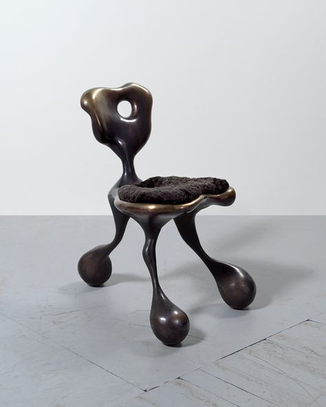 Rogan Gregory, Ciconiiform Sculptural Chair, 2022 | Jeff Lincoln - Art + Design Opening Hours Sign, Eclectic Chairs, Sculptural Chair, Osvaldo Borsani, Carved Furniture, Sculptural Object, Light Sculpture, Round Coffee Table, Swivel Chair