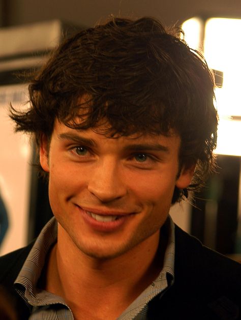 Tom Welling Smallville, Captive Prince, Cute Guy Pics, Tom Welling, Kristin Kreuk, Clark Kent, Smallville, Attractive Guys, Hot Actors