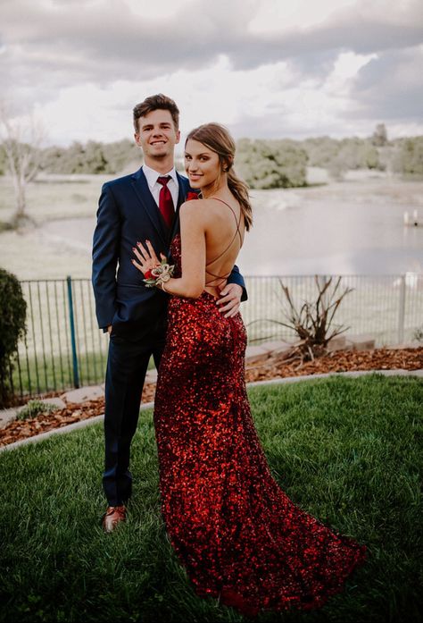 𝚙 𝚒 𝚗 𝚝 𝚎 𝚛 𝚎 𝚜 𝚝: @𝚊𝚜𝚑𝚕𝚎𝚢𝚊𝚗𝚍𝚎𝚛𝚜𝚜 Long Prom Dresses Cheap, Poses Prom, Prom Photography Poses, Couple Prom, Prom Dresses Cheap, Prom Pictures Couples, Prom Picture Poses, Homecoming Pictures, Prom Photoshoot