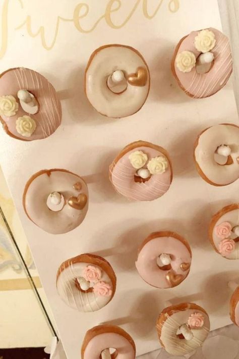 Fairytale Wedding Decorations, Gold Donuts, Holiday Party Ideas, Rose Gold Bridal Shower, Diy Fimo, Wedding Shower Party, Brunch Bubbly, Rustic Party, European Garden