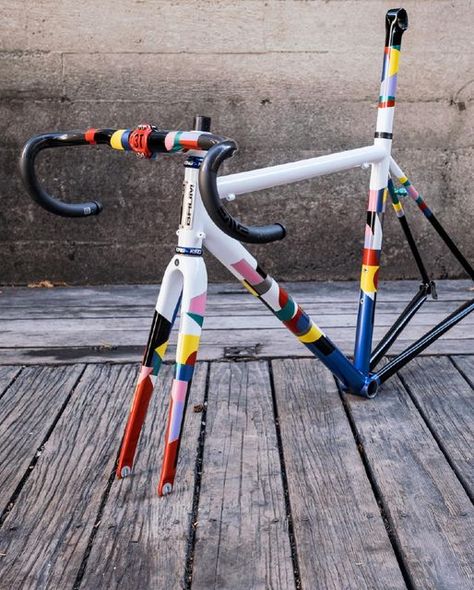 Custom Painted Bike Frame, Bicycle Painting Ideas, Bike Paint Ideas, Bike Frame Design, Custom Bike Paint, Bike Painting, Bicycle Paint Job, Bike Swag, Titanium Bike