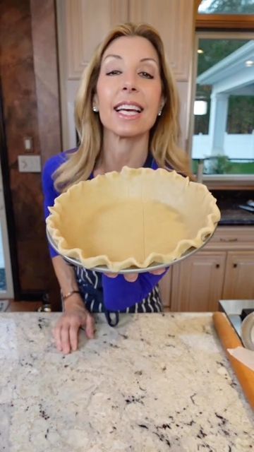 Shereen Pavlides on Instagram: "Chefie Tip! Foolproof way to roll out pie crust. . . . #chefietip #piecrust #fromscratch #foodies #cookingwithshereen #rollingoutpiecrustcookingwithshereen" Sweetie Pies Recipes, Cooking With Shereen, Flakey Pie Crust, Pie Crust From Scratch, Baking Birthday Parties, Homemade Chicken And Dumplings, Homemade Pie Crust Recipe, Good Pie, Flaky Pie Crust