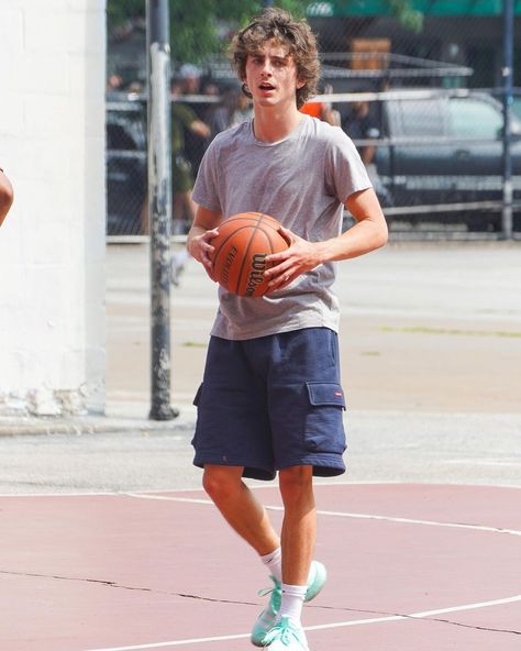 timothée in nyc playing basketball Playing Basketball, Adam Sandler, Timothee Chalamet, York City, New York City, Basketball, New York