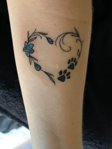 Paw Print Sunflower Tattoo, Heart Paw Tattoo, Cat Remembrance Tattoo, Dog Memorial Tattoos Unique, 96 Tattoo, Cat Tatoos, Labrador Tattoo, Paw Print Tattoos, Nouveau Tattoo