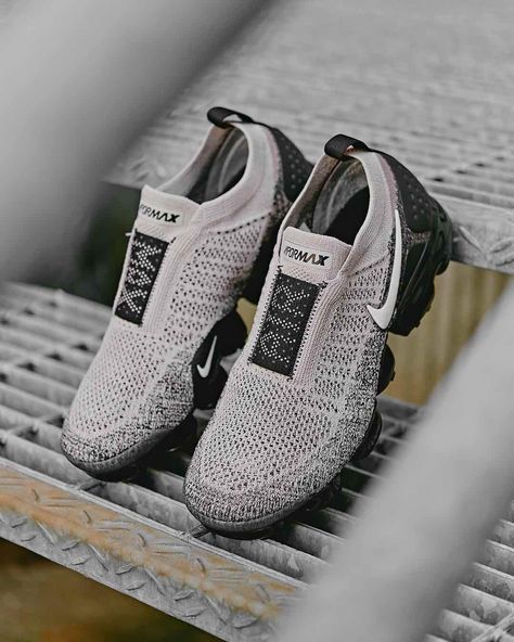 Nike Air Vapormax Flyknit, Vapormax Flyknit, Nike Air Shoes, Fresh Shoes, Mens Nike Shoes, Air Vapormax, Womens Shoes High Heels, Nike Air Vapormax, Sneakers Men Fashion