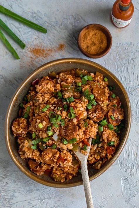 Cauliflower Rice Jambalaya - Dash of Mandi Low Carb Cajun, Delish Dinners, Chicken Jambalaya, Protein Veggies, Cajun Dishes, Healthy Low Carb Recipes, Low Carb Dinner Recipes, Dinner Appetizers, Health Dinner Recipes