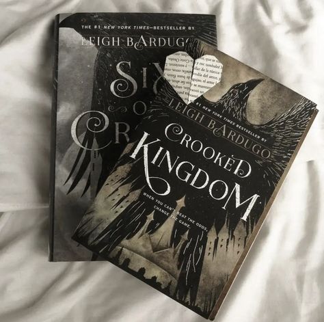 Six Of Crows Duology Book, Six Of Crows Book Cover, Six Of Crows Book, Crow Books, Top Books To Read, Six Of Crows, Reading Quotes, Top Books, World Of Books