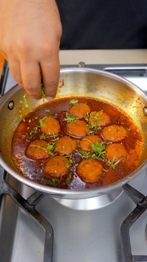 Simple Gravy, Lauki Kofta, Haldi Powder, Kofta Curry, Raw Potato, Coriander Powder, Red Chilli, Vegetable Recipes, Gravy