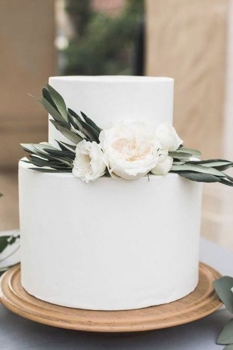 12 sage green wedding cakes; simple elegant wedding cake ideas #obde #weddingideas2019 Cakes Simple, Green Wedding Cake, Wedding Cake Knife, Minimalist Wedding Decor, Donut Bar, Black Wedding Cakes, Simple Elegant Wedding, Wedding Treats, Sage Green Wedding