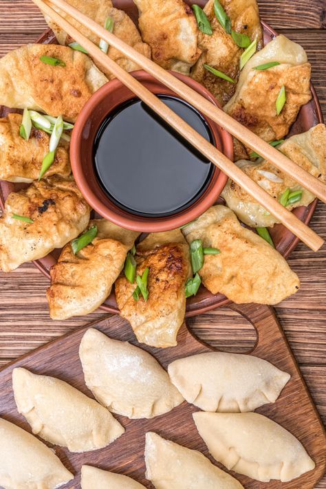 Dipping Sauce For Dumplings, Sauce For Dumplings, Marinade For Fish, Ponzu Sauce Recipe, Applebees Copycat Recipes, Asian Sauce Recipes, Overnight Breakfast Recipes, Dumpling Sauce, Ponzu Sauce