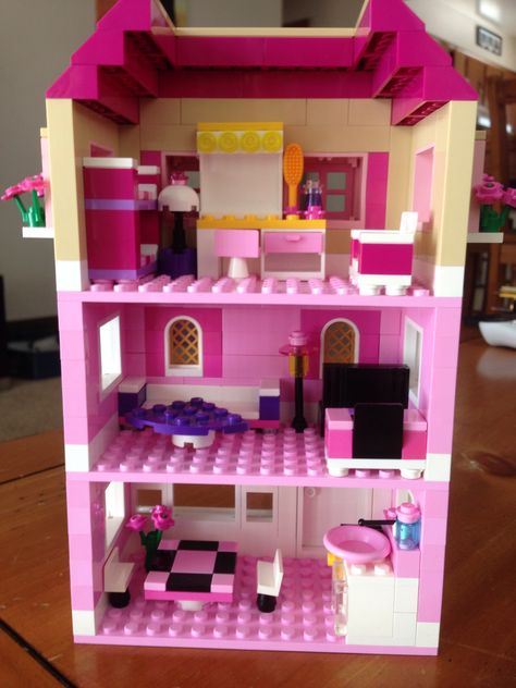 Lego Doll House Instructions, Girly Lego Builds, Lego Friends House Ideas, Lego Dollhouse Diy, Custom Lego House, Lego House Ideas Easy Instructions, Lego Ideas To Build Easy House, Lego Doll House, Lego Home