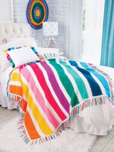 Pillow Crochet Pattern, Pillow Crochet, Tassel Pillow, Deco Originale, Striped Blankets, Manta Crochet, Yarn Projects, Craft Store, Pillow Forms