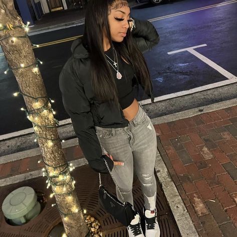 Crop Top Puffer Jacket Outfit, Cute Black Jean Jacket Outfits, Baddie Jacket Outfits, Black Women Outfit Ideas Winter, Cute Outfits With Puffer Jacket, Outfit Ideas With Puffer Jackets, Outfit Inspo Winter Black Women, Cropped Jacket Outfit Black Women, Cropped Puffer Jacket Outfit Baddie