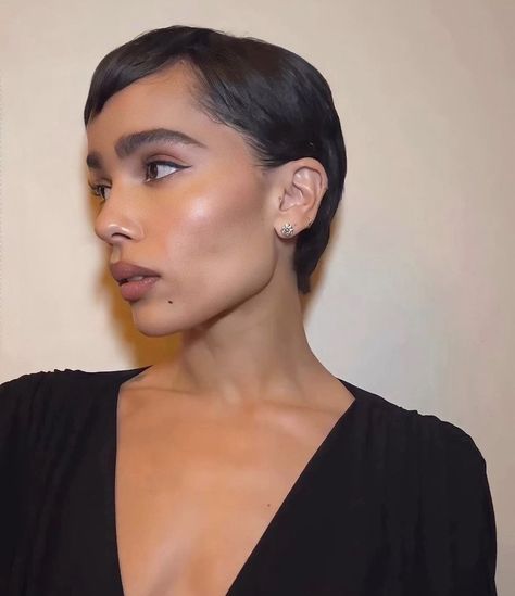 Zoe Kravitz Pixie, Zoe Kravitz Short Hair, Natural Hair Bob Cut, Buzzed Hair Women, Haircut Idea, Sleek Short Hair, Short Hair Outfits, Childhood Crushes, Short Relaxed Hairstyles