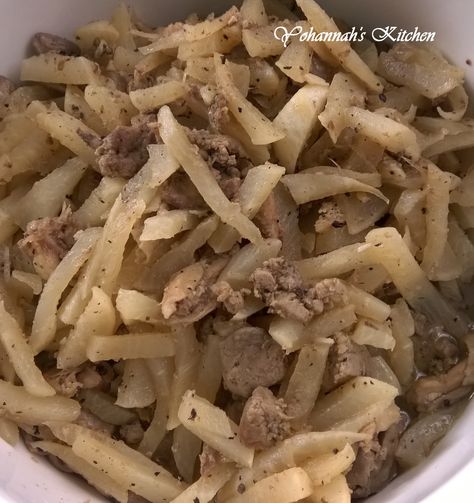 Kilawing Labanos with Chicken and Liver – Yohannah's Kitchen Labanos Recipe, Philippines Recipes, Pinoy Recipes, To My Father, Pinoy Food, Chicken Livers, Saute Onions, Meat Chickens, Filipino Recipes