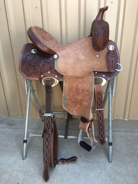 CSB 575 Corriente New Style Barrel Saddle Western Barrel Saddles, Tacktical Equine, Barrel Racing Outfits, Western Riding Tack, Barrel Racing Tack Sets, Racing Clothes, Barrel Racing Tack Rodeo, Bling Horse Tack, Barrel Racing Saddle