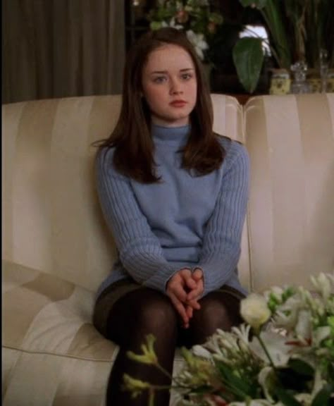 Rory Outfits, Jess Rory, Rory Gilmore Outfits, Gilmore Outfits, Rory Gilmore Style, Gilmore Girls Fashion, Gilmore Girls Outfits, Girl Drama, Conrad Fisher