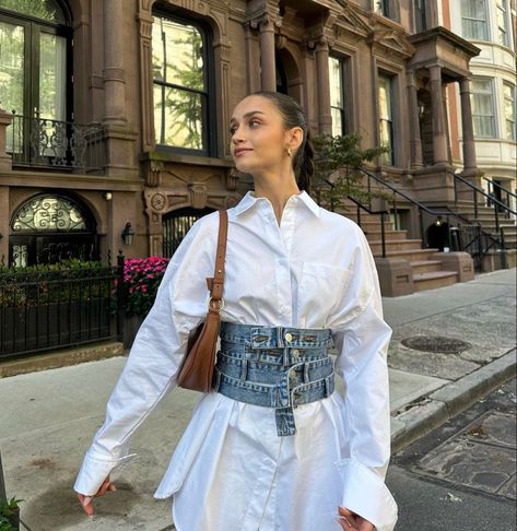 New York Outfit Aesthetic, Clean Look Outfit, Outfit Con Camisa, Outfit Inspo New York, Denim Top Outfit, New York Outfit, Clean Look, Girl Closet, Upper East Side