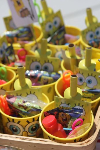 Tie- Dye with Spongebob Summer Fun Party! | CatchMyParty.com Spongebob Summer, Spongebob Party Favors, Spongebob Squarepants Party, Spongebob Birthday Party Decorations, Bob Sponge, Fishing Themed Birthday Party, Summer Party Ideas, Spongebob Birthday Party, Spongebob Party