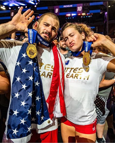 📸 @mathewfras ・・・ #andstill - It’s been a absolute blast having this savage as my training partner all year. #HWPO @mathewfras @tiaclair1 👏🏆🏋️‍♂️ Lightweight Baby, Short Curly Bob, Crossfit Games, Blonde Bob Cuts, Naturally Curly Bob, Health Fitness Motivation, Short Curly Styles, Crossfit Workouts, Curly Bob Hairstyles