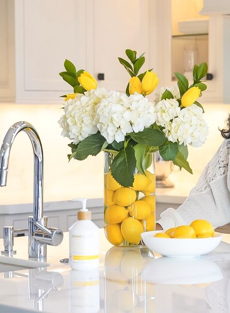 Lemon Table Decor, Lemon Vase, Lemon Centerpieces, Lemon Themed Bridal Shower, Lemon Kitchen Decor, Lemon Kitchen, Lemon Decor, Island Decor, Flower Arrangements Diy