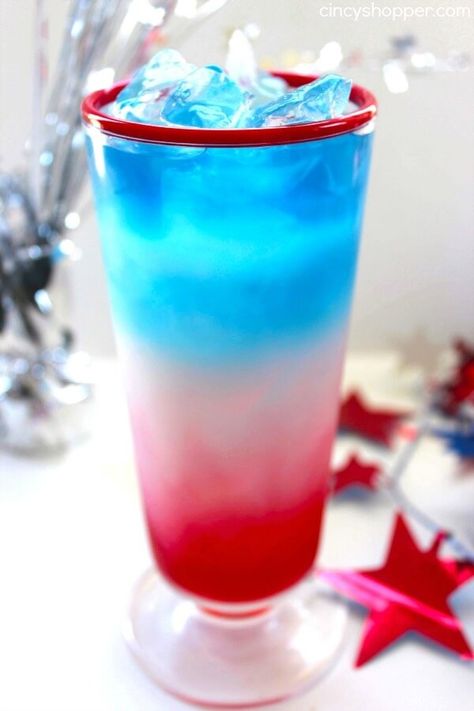 red white and blue drink Red White Blue Cocktail, Blue Lemonade Recipe, Red White Blue Drink, Kid Drinks Recipes, Smirnoff Red, Patriotic Drinks, Fourth Of July Drinks, Patriotic Recipes, 4th Of July Cocktails