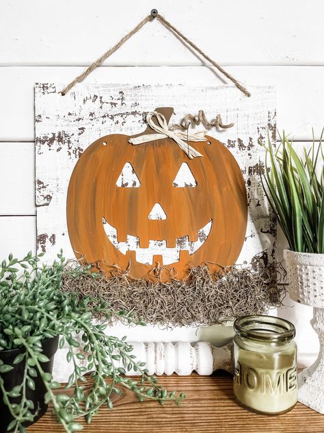 DIY Metal Jack-O-Lantern Sign Diy For Fall, Diy Fall Ideas, Diy Turkey, Dollar Tree Halloween, Halloween Wood Crafts, Metal Pumpkins, Budget Decorating, Craft Decor, Fall And Halloween